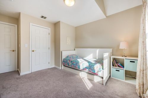 1 Eric Rd, Norfolk MA 02056-1914 exterior