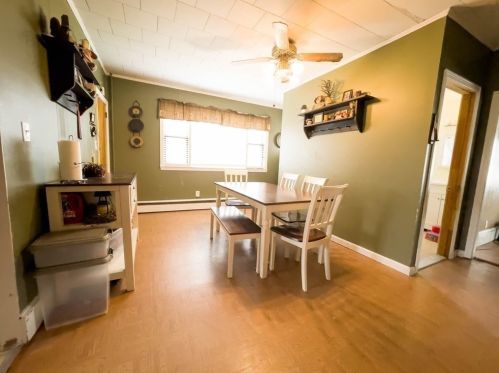 296 Hamlet St, Fall River MA 02724-3340 exterior