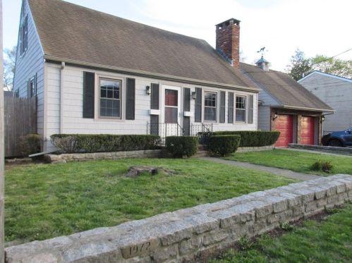 330 Austin St, New Bedford, MA 02740-4403