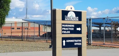 1821 68th Dr, Phoenix AZ 85033-8254 exterior