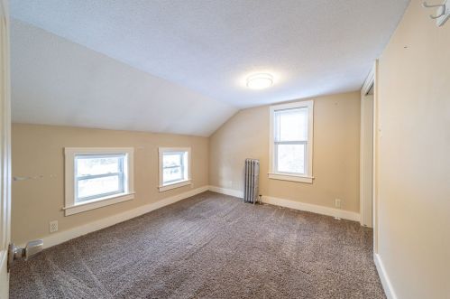 680 Granville Rd, Montgomery MA 01085-3942 exterior