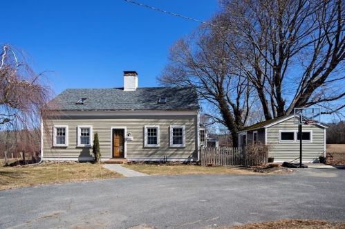 132 Sandwich Rd, Plymouth, MA 02360-2514