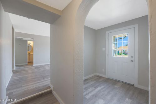 3018 81st Ave, Phoenix AZ  85033-4702 exterior