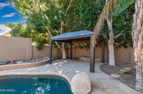 16025 18 Dr, Phoenix AZ 85045-1774 exterior