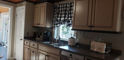 1562 Sassaquin Ave, New Bedford MA 02745-2328 exterior