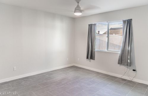 3018 Blackhawk Dr, Phoenix AZ  85050-4706 exterior