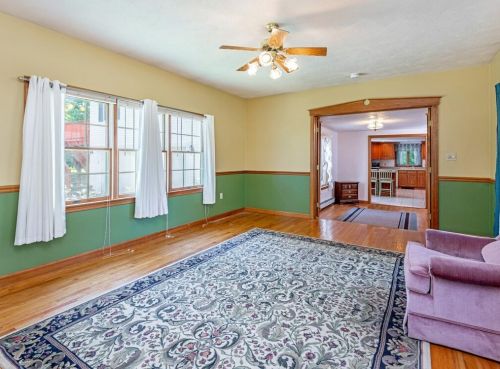 1626 Main St, Leicester MA 01524-1917 exterior