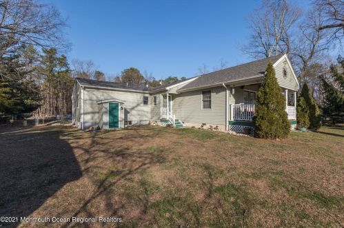 322 Stump Tavern Rd, Jackson Twp NJ 08527-3326 exterior