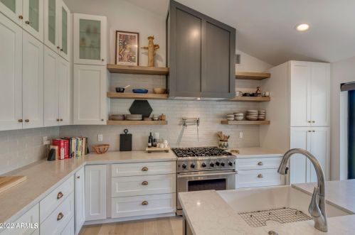 3413 45th St, Phoenix AZ  85018-6028 exterior