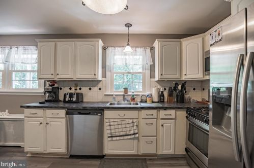 738 Chestnut Ave, West Deptford NJ 08097-1606 exterior