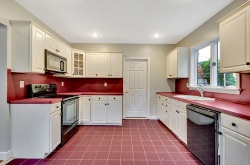 181 Pleasant St, Weymouth MA  02190-2507 exterior