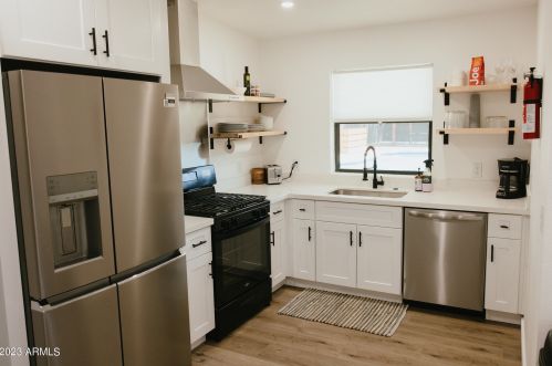 2635 Clarendon Ave, Phoenix AZ 85018-5958 exterior