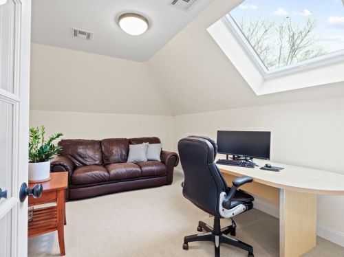 51 Mann Ave, Needham MA 02492-4533 exterior