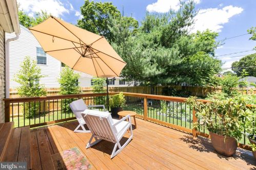 301 Lincoln Ave, West Deptford NJ  08066-1132 exterior