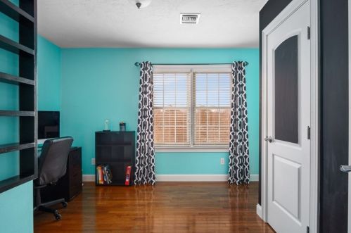 62 Chelsea Dr, Seekonk MA 02771-4923 exterior