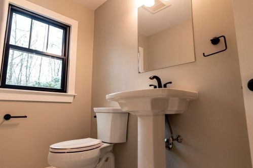 162 Bellows Hill Rd, Carlisle MA  01741-1722 exterior