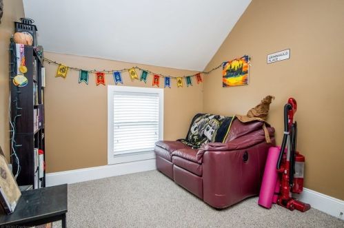 1029 Plymouth Ave, Fall River MA 02721-1939 exterior