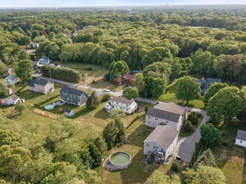 39 Riv St, Seekonk MA 02771-4706 exterior