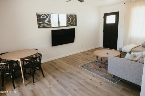 2635 Clarendon Ave, Phoenix AZ 85018-5958 exterior