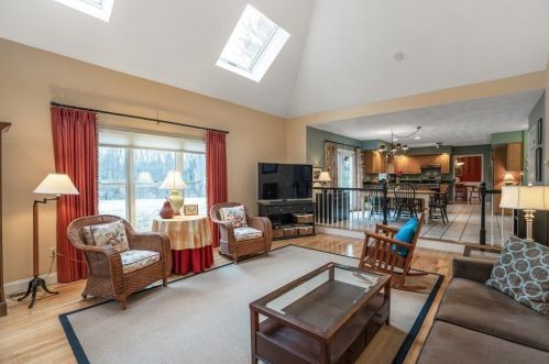 1 Belmont Ln, North Reading MA 01864-2329 exterior