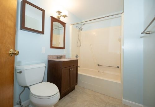 111 Woodland St, Worcester MA 01610-1318 exterior