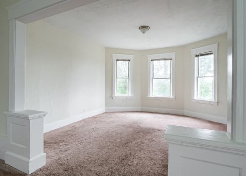 25 Marland Rd, Worcester MA 01606-3048 exterior