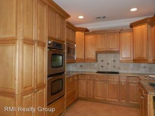 2309 Christopher Knl, Birmingham AL  35243-5656 exterior