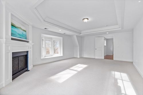 44 Canterbury St, Hingham MA 02043-1453 exterior