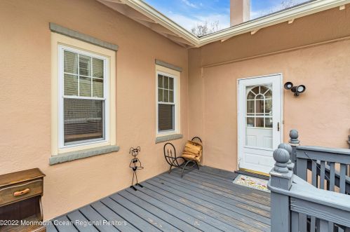 1326 Locust Dr, Tinton Falls NJ 07712-4911 exterior