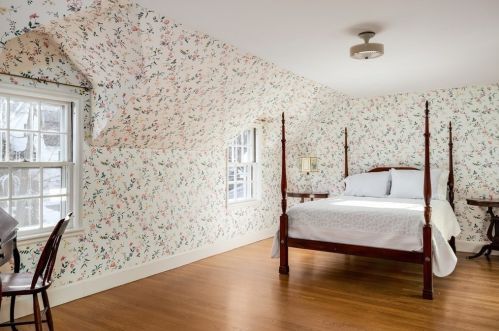 7 Monadnock Rd, Arlington MA 02476-8026 exterior