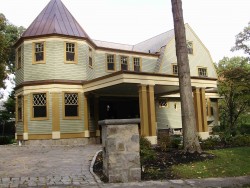 222 Prince St, Newton, MA 02465-2918