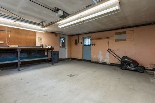 61 Derby St, Worcester MA 01604-3940 exterior