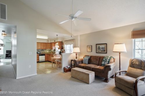 11 Manchester Ct, Jackson Twp NJ 08527-3972 exterior