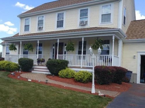 2010 Manomet Ave, Dighton, MA 02715-1145