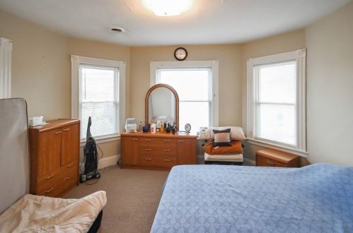 17 Pelham St, Methuen MA 01844-2017 exterior