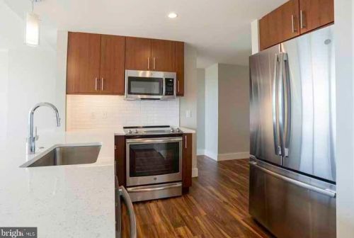 2202 Benjamin Franklin Pkwy, Philadelphia PA  19130-3604 exterior