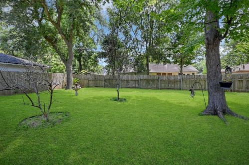 2210 Belmont Dr, Richmond TX 77469-5502 exterior