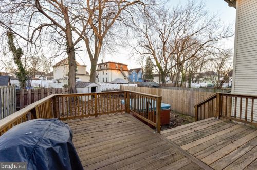 60 Barber Ave, West Deptford NJ  08096-2435 exterior