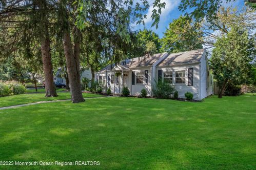 410 Belmont Ave, Tinton Falls NJ 07712-4706 exterior