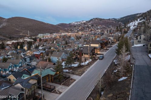 1172 Lowell Ave, Park City UT 84060-5115 exterior