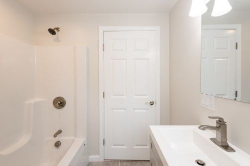 27 Canobieola Rd, Methuen MA  01844-1606 exterior