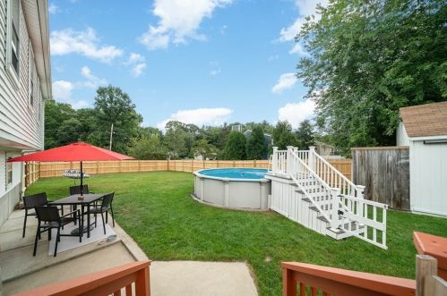 395 King James Blvd, Taunton MA  02780-7703 exterior