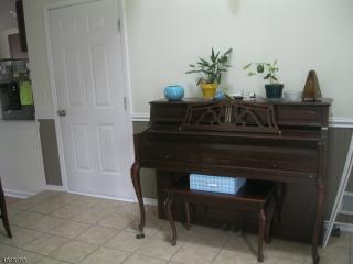 295 Falcon Ridge Way, Hardyston NJ  07419-1144 exterior