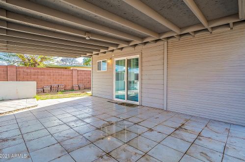 1817 38 Dr, Phoenix AZ 85053-5407 exterior