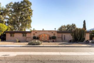 27 Moon Valley Dr, Phoenix AZ  85022-4247 exterior