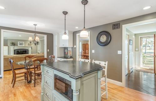 30 Surrey Ln, Topsfield MA 01983-1318 exterior