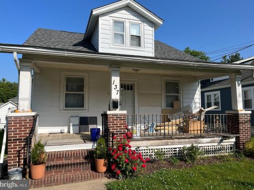 137 Lupton Ave, West Deptford, NJ 08096-2312