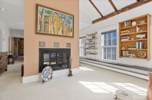 550 Beacon St, Newton MA 02459-2024 exterior