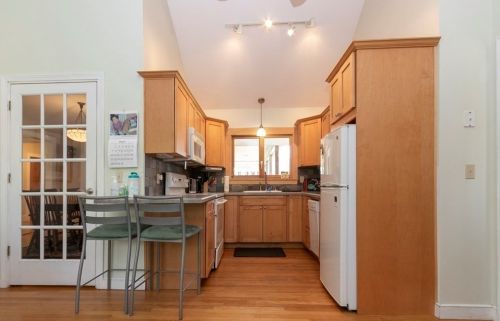 24 Blanchard Rd, Weymouth MA 02190-2840 exterior