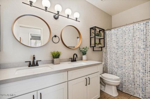 2934 Carson Rd, Phoenix AZ  85041-6339 exterior